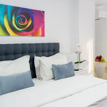Sea View - Avenue Apartment *