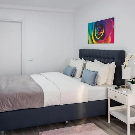 Sea View - Avenue Apartamento